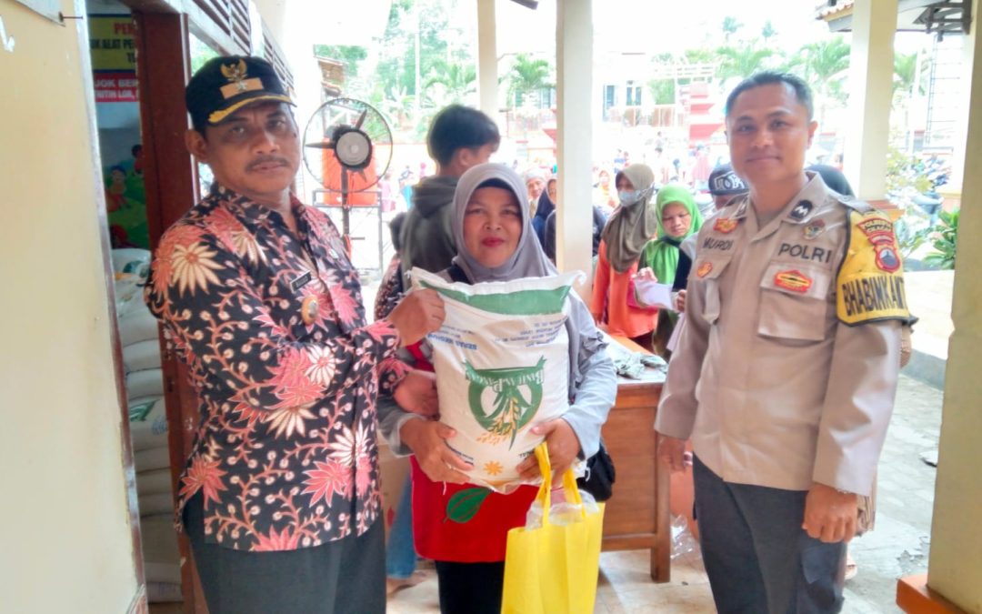 PENYALURAN BANTUAN PANGAN ALOKASI DESA TRITIH LOR
